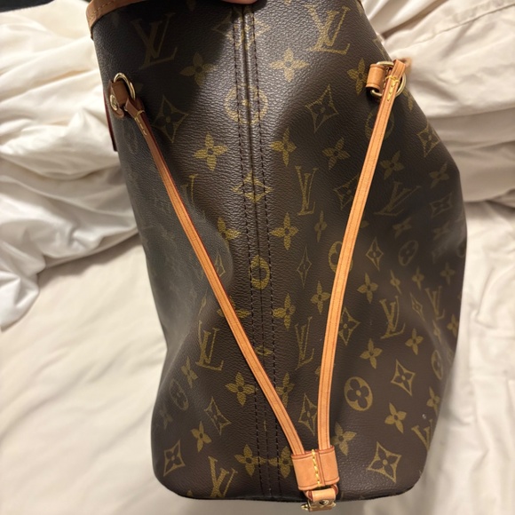 LV Neverfull MM - Picture 12 of 15